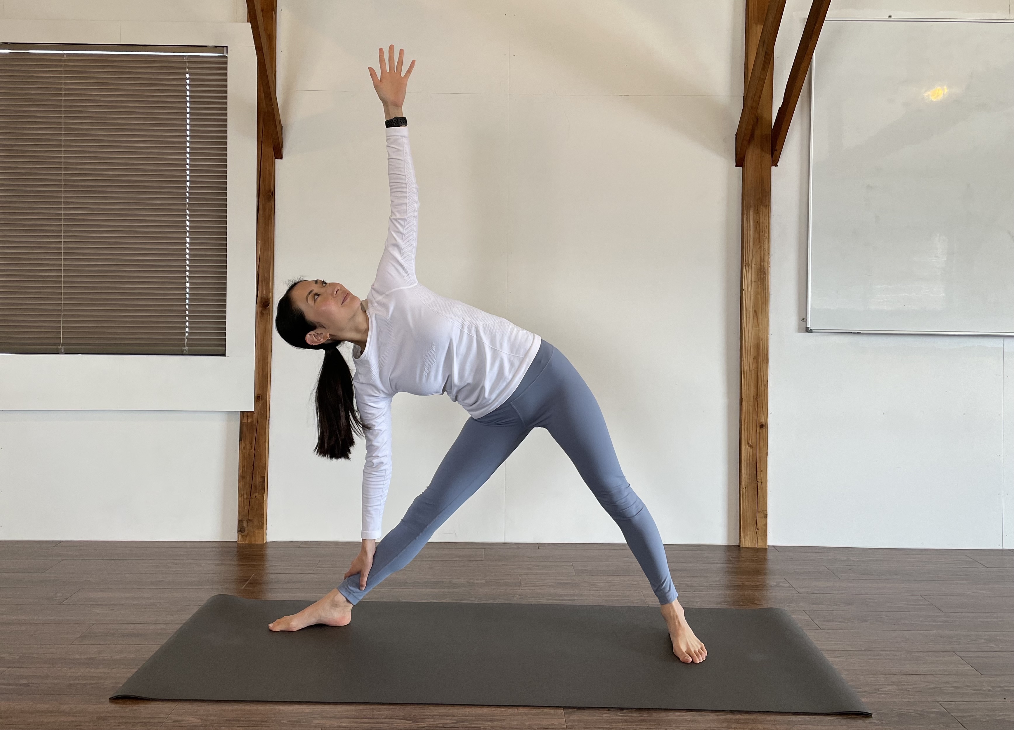 呼吸と共に体を動かし、心の落ち着きを実感できます。 | yoga journey